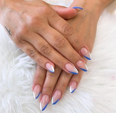 These nude nail colors are topped with blue and white diamonds. For those who like to keep a low profile but enjoy taking care of themselves, this diamond-shaped ombre nail design is a great option.