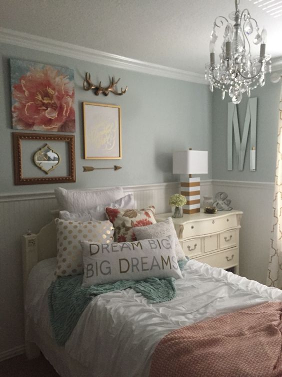 Mint Green and Coral - Bedroom Color Ideas